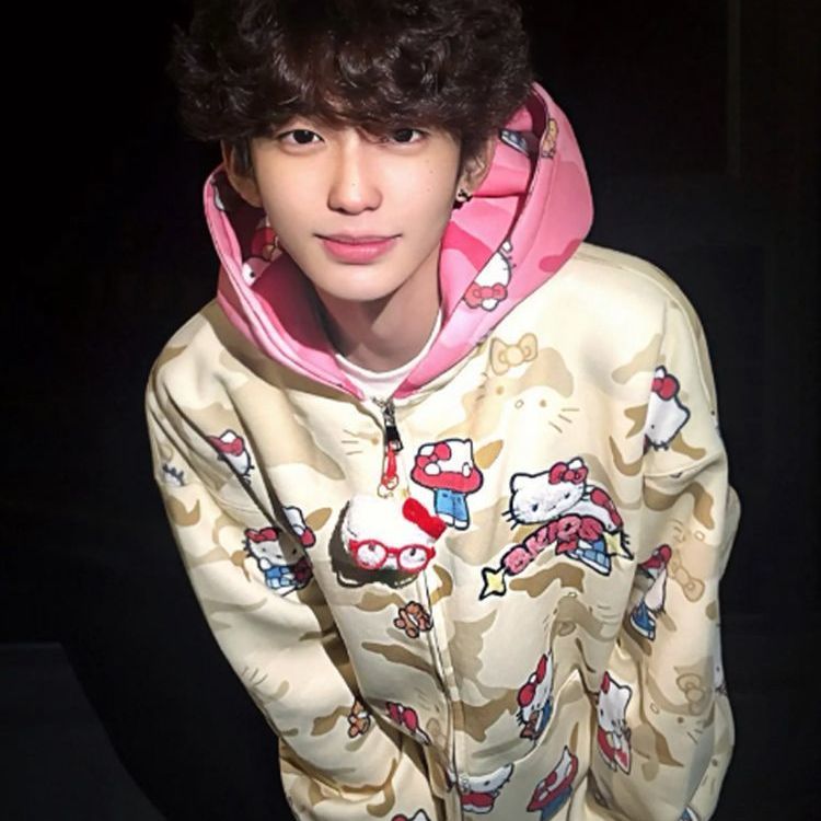 Ins New Hello Kitty Bapes Camo - Street Fashion Jacket のレビューと価格