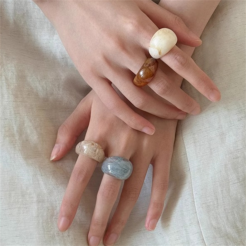 New Retro Acrylic Fashion Styl - Street Fashion Blog のレビューと価格