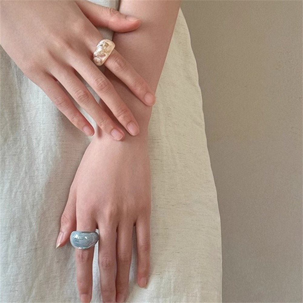 New Retro Acrylic Fashion Styl - Street Fashion Blog のレビューと価格