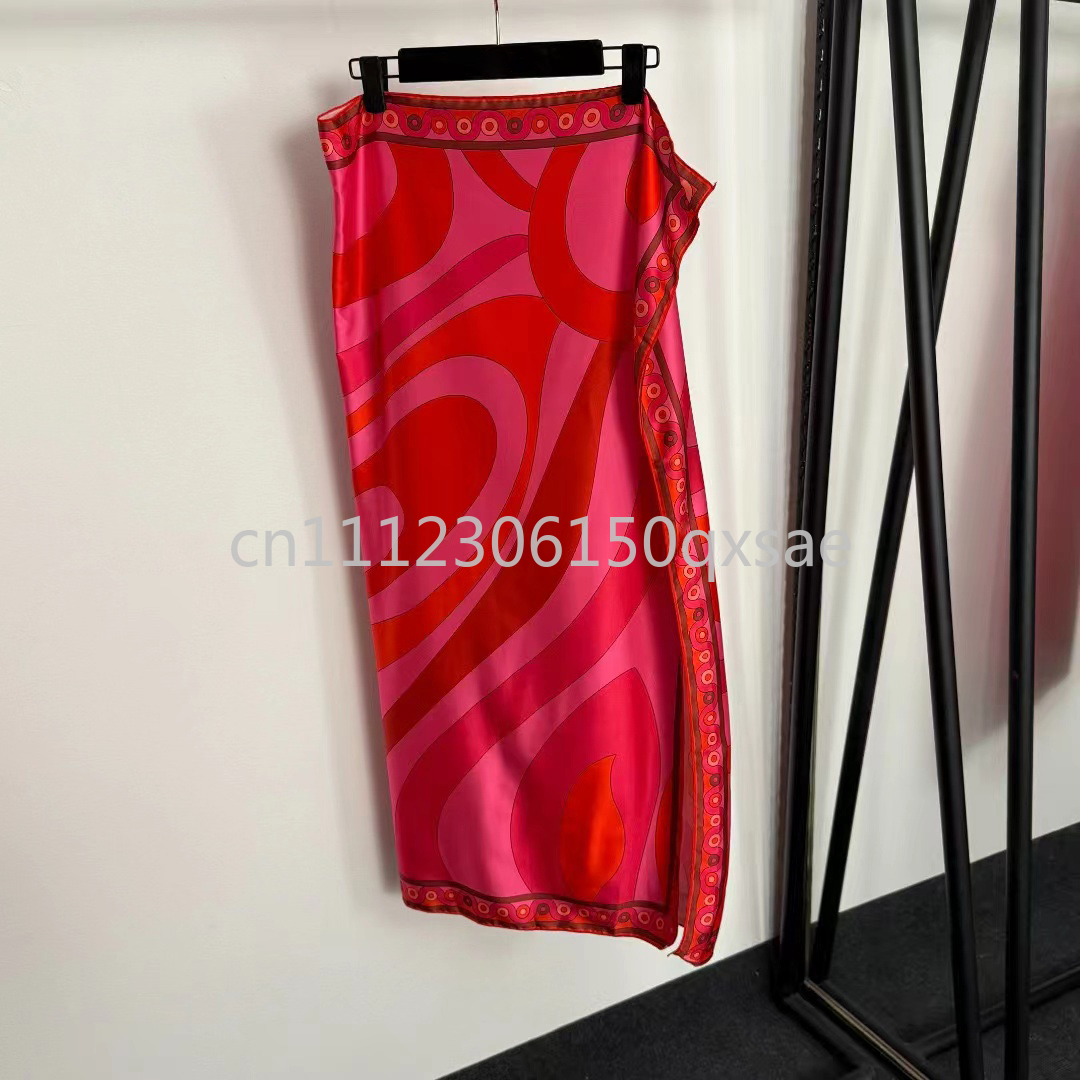 Classic Design Women's Red Sca - Street Fashion Logo のレビューと価格